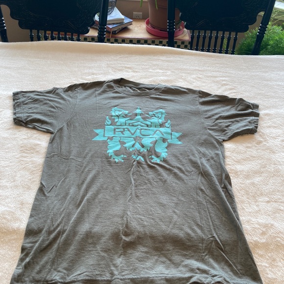 Mens Short Sleeve RVCA Shirt. Size Small. - Picture 2 of 3